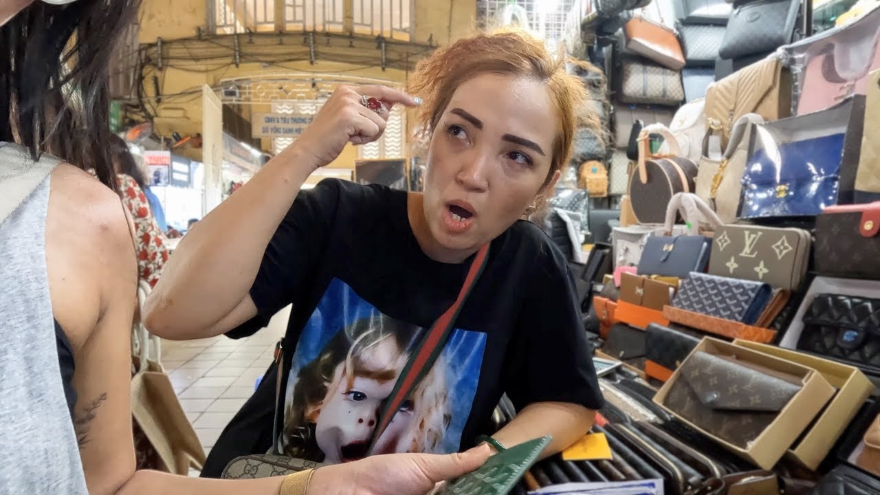 Bargaining at Vietnam's Craziest Market 🇻🇳