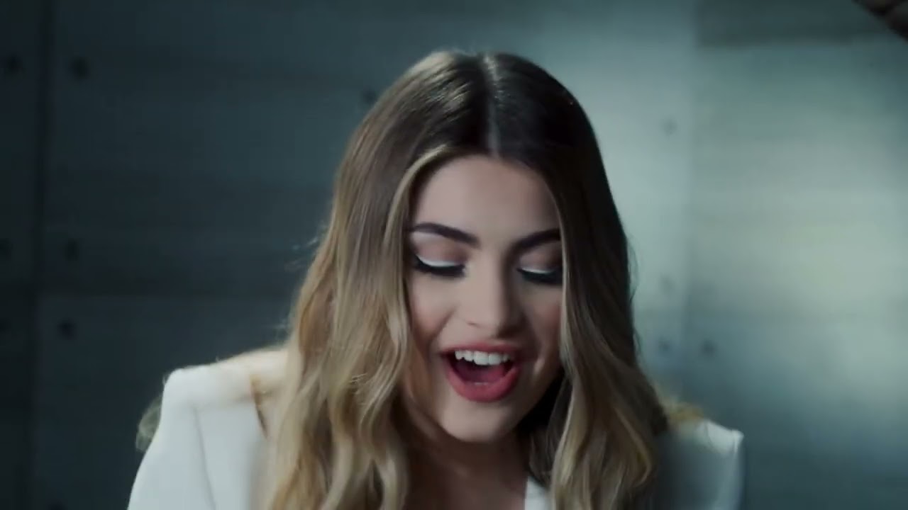 Emma Muscat - I Am What I Am (x0.25 playback) slow