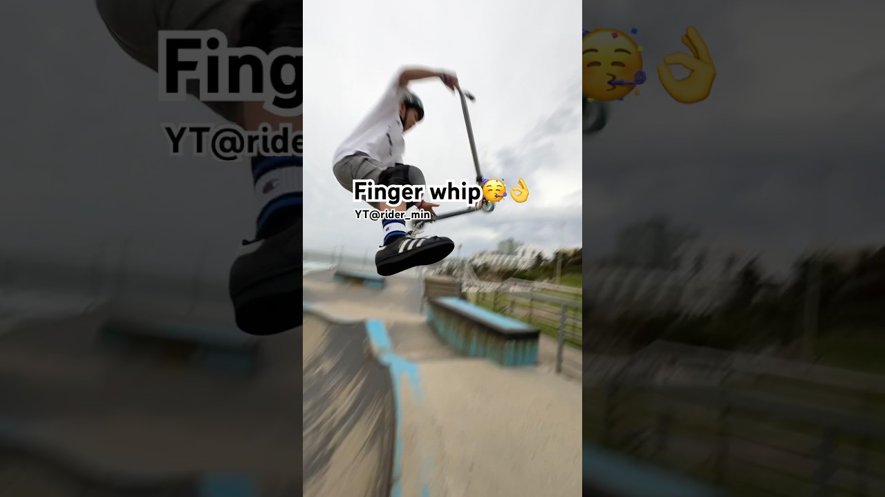 Finger whip🛴✌️ #scootering #scooter #rider_min #bondiskatepark