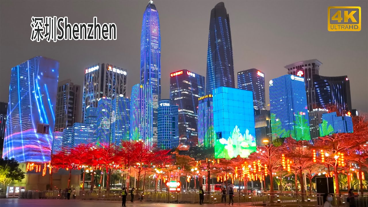 深圳灯光秀，通过在43栋高楼上布置的150万个LED点光源，打造出270°环幕视觉效果，使整个中心区呈现出一幅流光溢彩的画面。Shenzhen light show