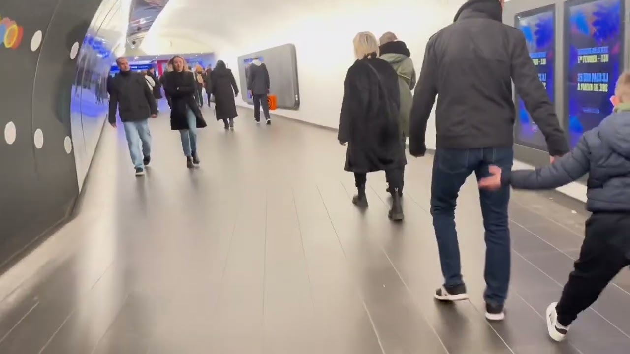 پیرس فرانس کی میٹرو ٹرینوں کی سیر کریں ہماری Visit Paris Train Metro With CHICO 🚉🚇❤️ 🇫🇷🇪🇺🥰
