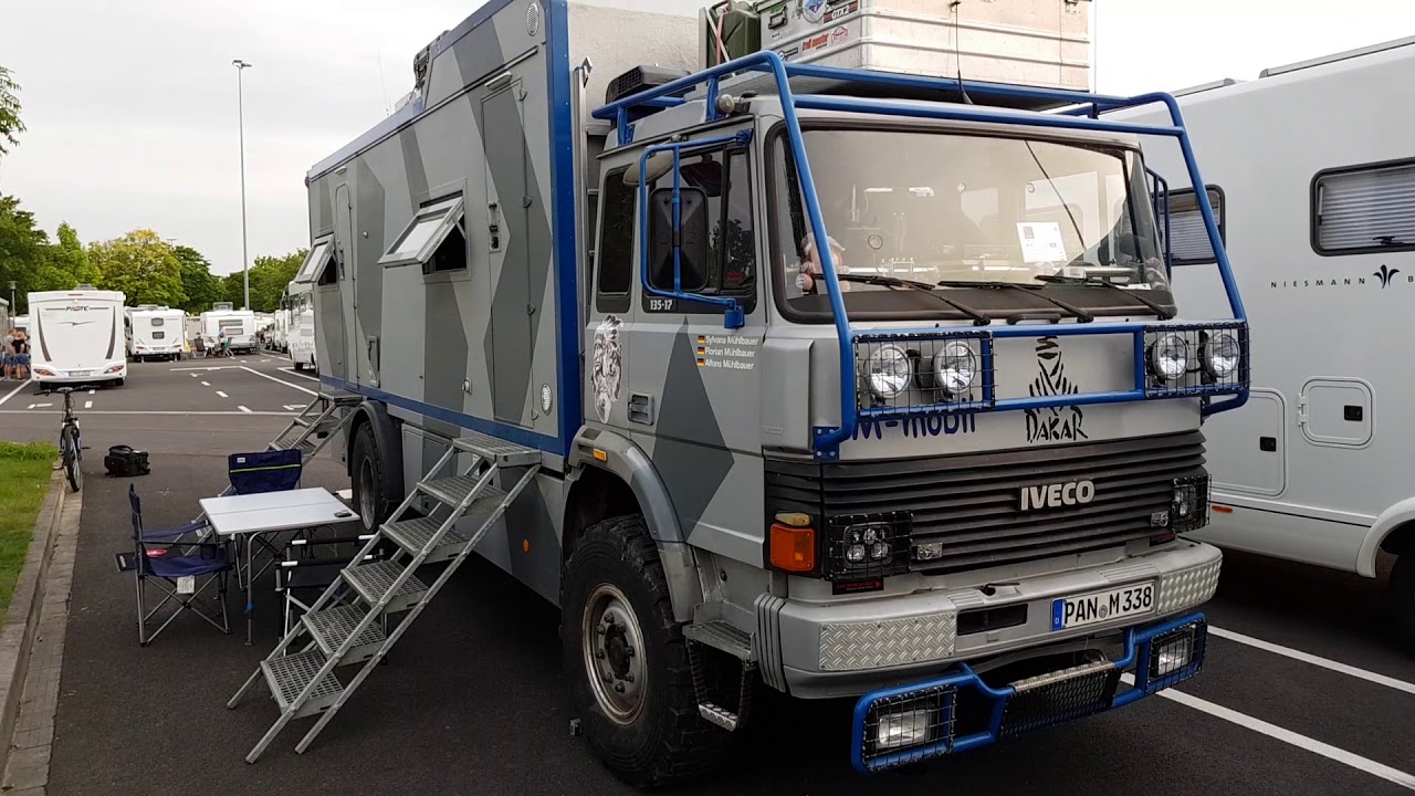 Ein bayrischer Wüstentruck IVECO 4x4 Roomtour | Caravan Salon 2017 | #campertobi