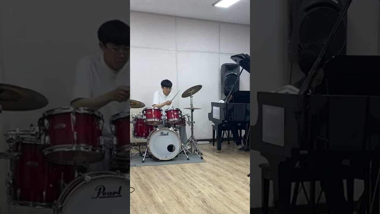 Shaun Martin - yellow jacket drum solo