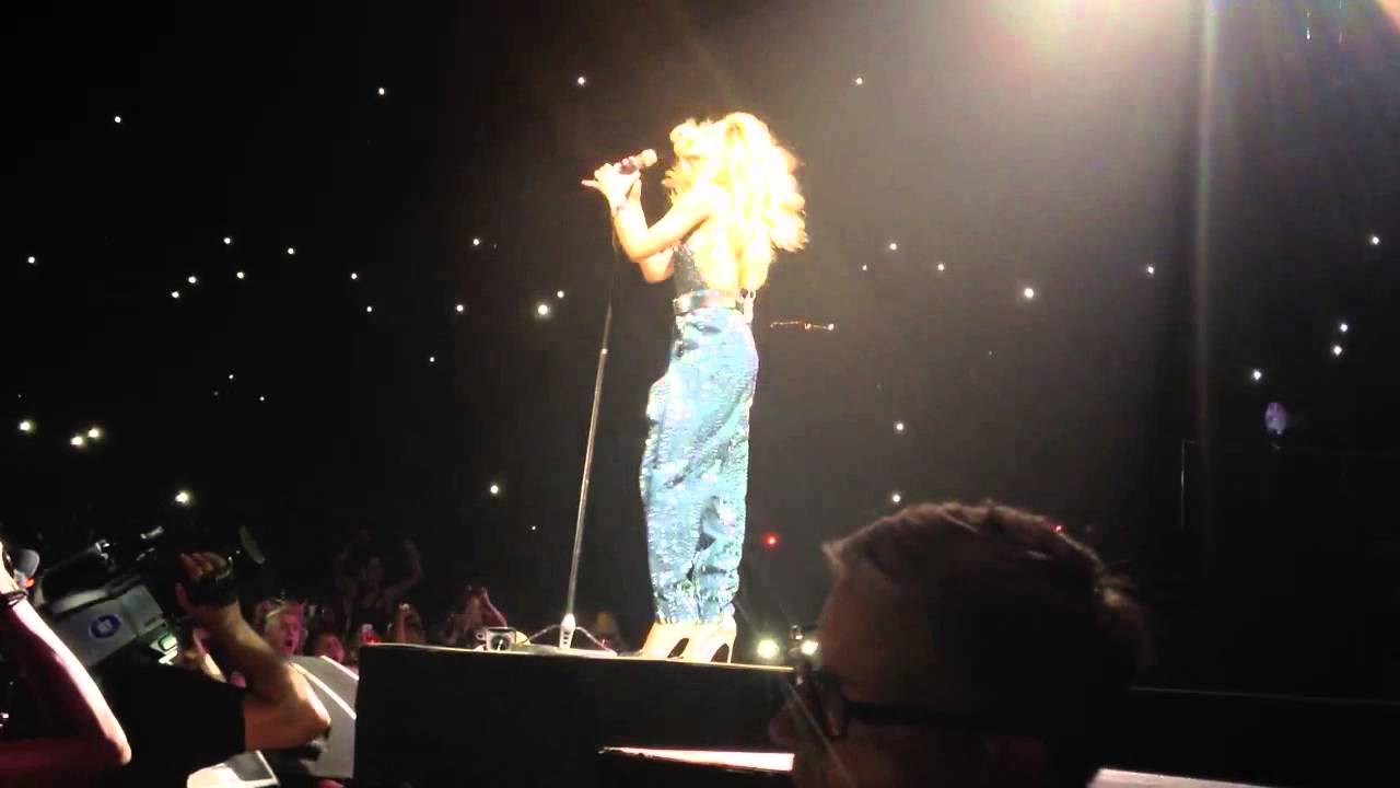 Diamonds - Rihanna, Barcelona Diamonds World Tour