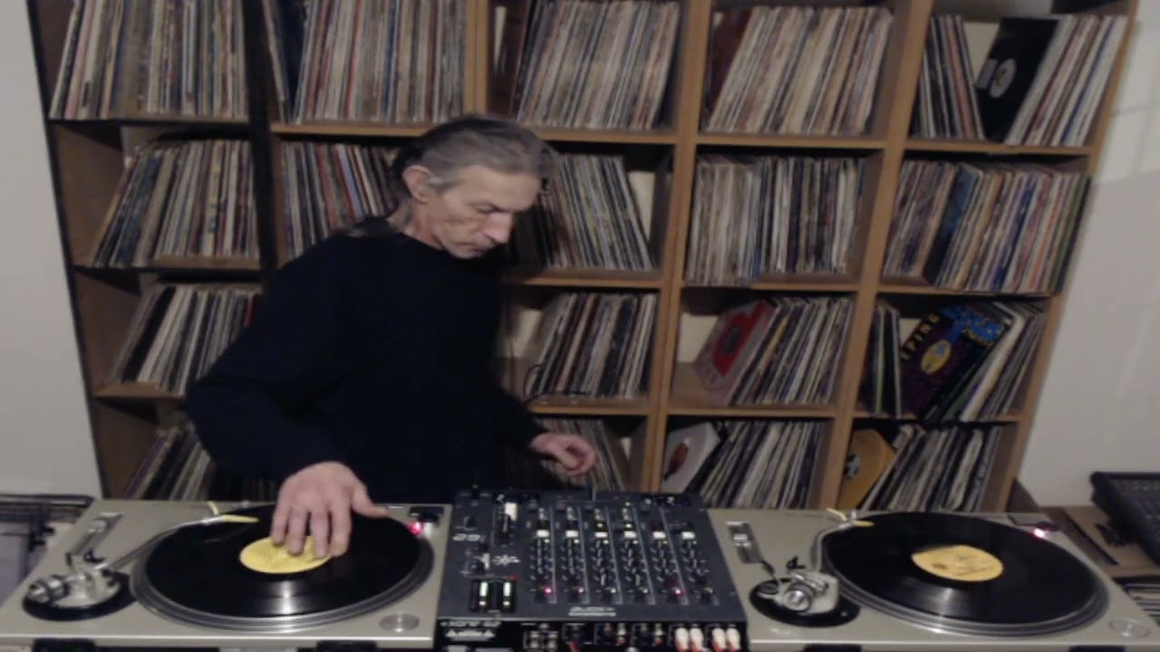 mixcloud livestream from tue 6th jan 2026