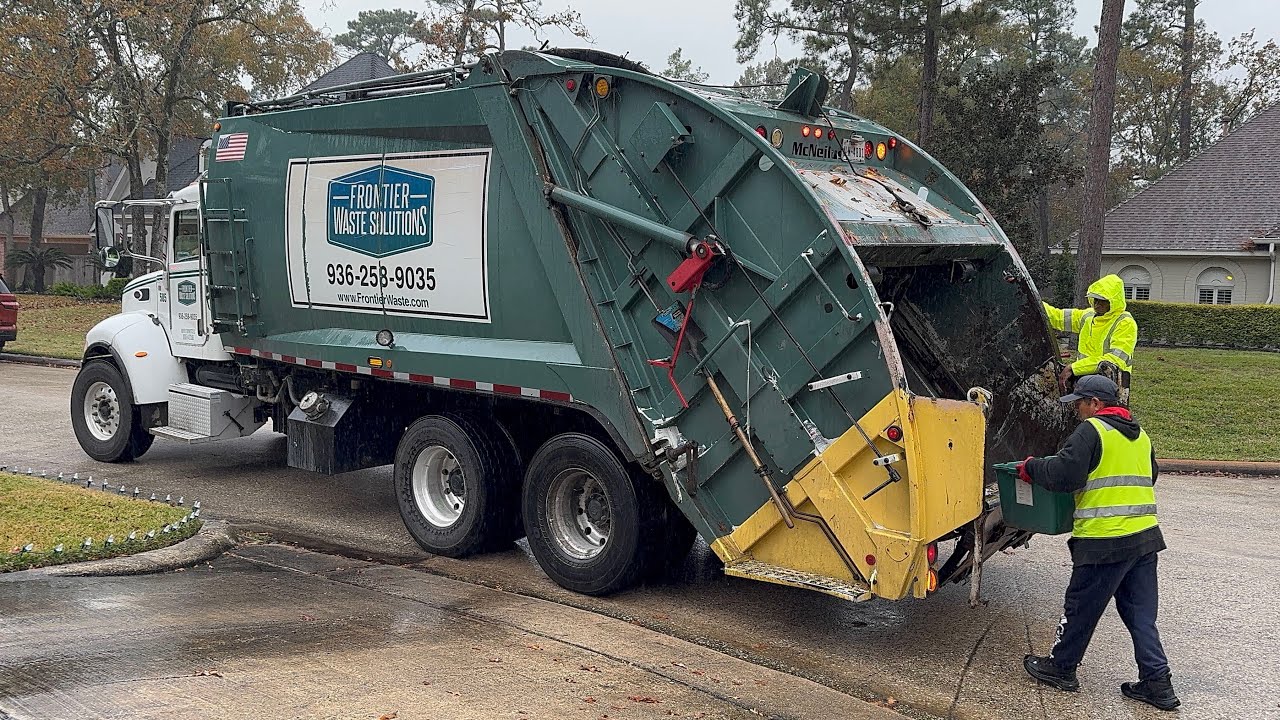 Frontier Waste Solutions: Peterbilt 348 McNeilus Rear Loader on Manual Recycle 