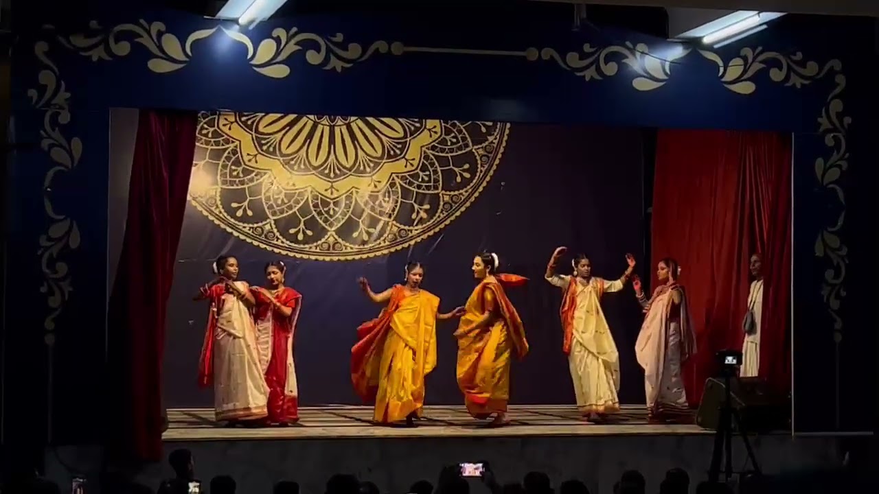 Dance by IGF Faridabad on Bhaja Gauranga kaha Gauranga 