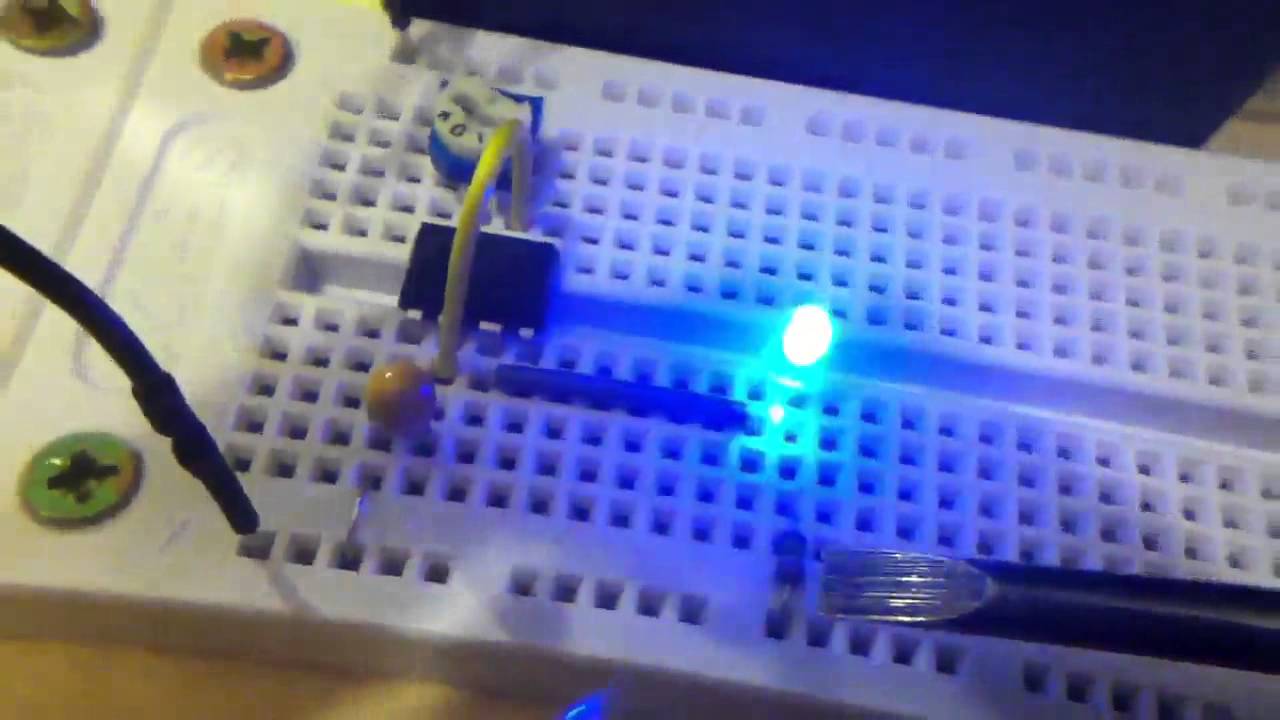 555 Timer Oscillator driving LED or Loudspeaker