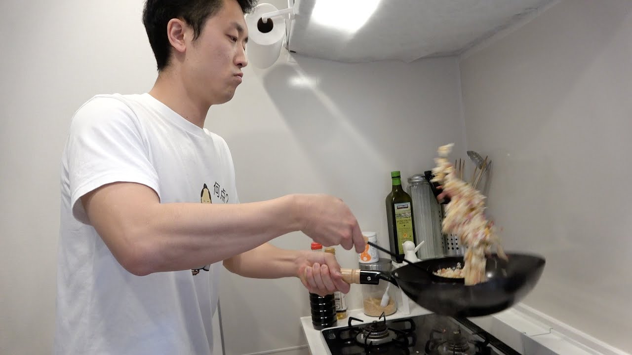 0時前にチャーハンをキメるアラサー夫婦
