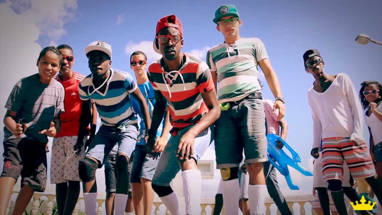 OS MULEKES BOLADOS - PASSINHO DA BARATA  Isão ℱilmes (Clipe Oficial - HD )Lançamento2013
