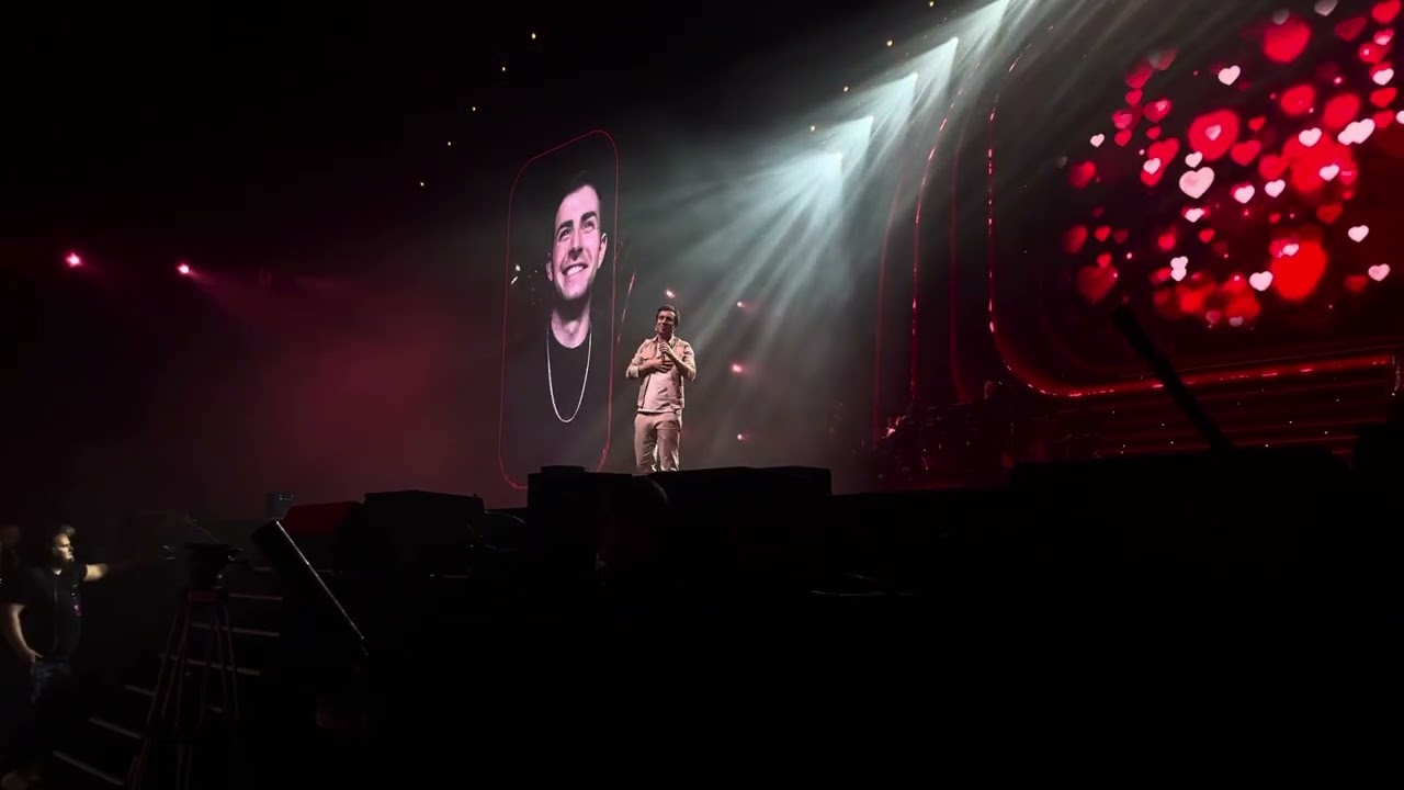 Zij is de liefde - Amika - Niels Destadsbader - Studio 100 Sing Along