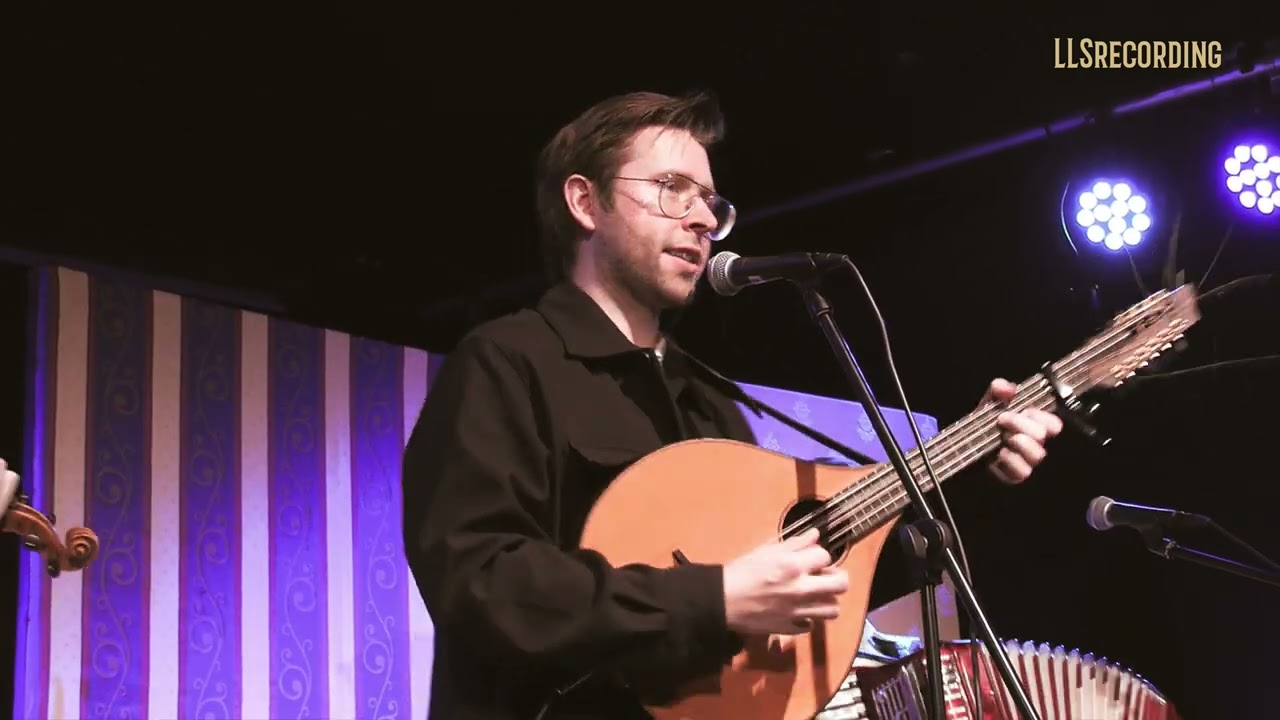 Gustav Lindstr&ouml;ms visa (Olle Adolphson) - Grabbarna fr&aring;n Eken p&aring; Hjorthagens kulturhus