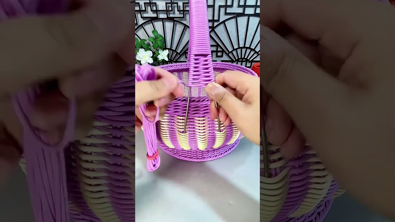 The hand-woven craft of the hand held fruit basket