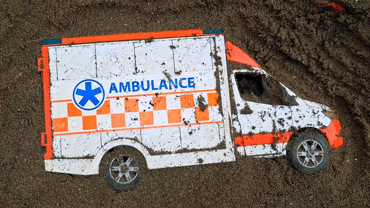 Menemukan Mainan Mobil Mobilan, Truk Kontainer Panjang, Truk Molen, Truk Polisi, Ambulance,Tayo,Beko