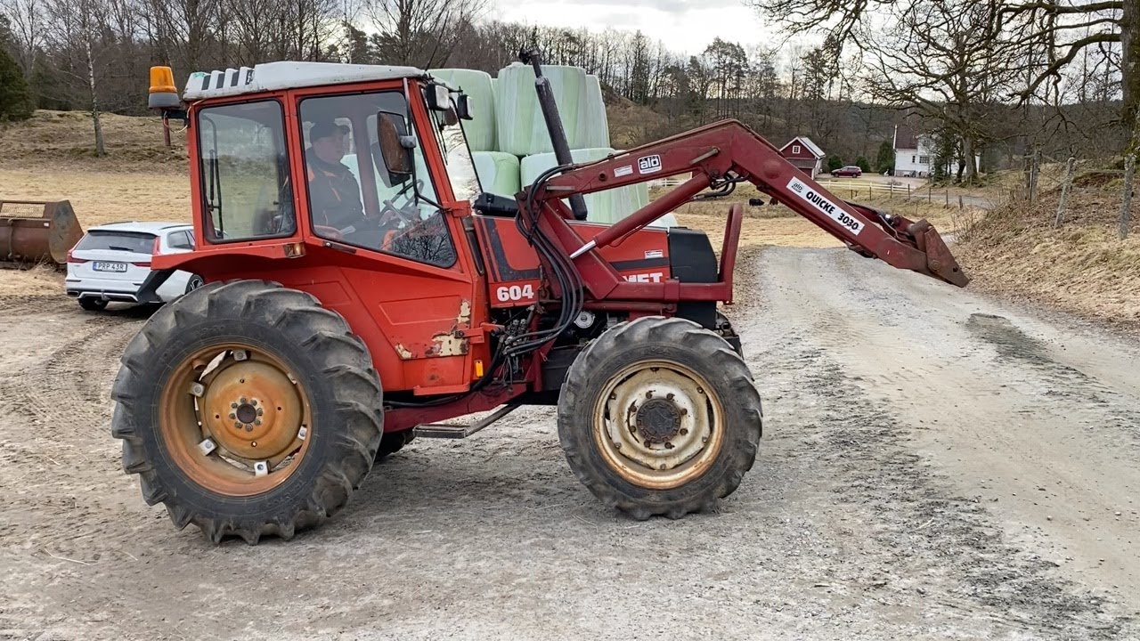 K&ouml;p Traktor Valmet 604 p&aring; Klaravik