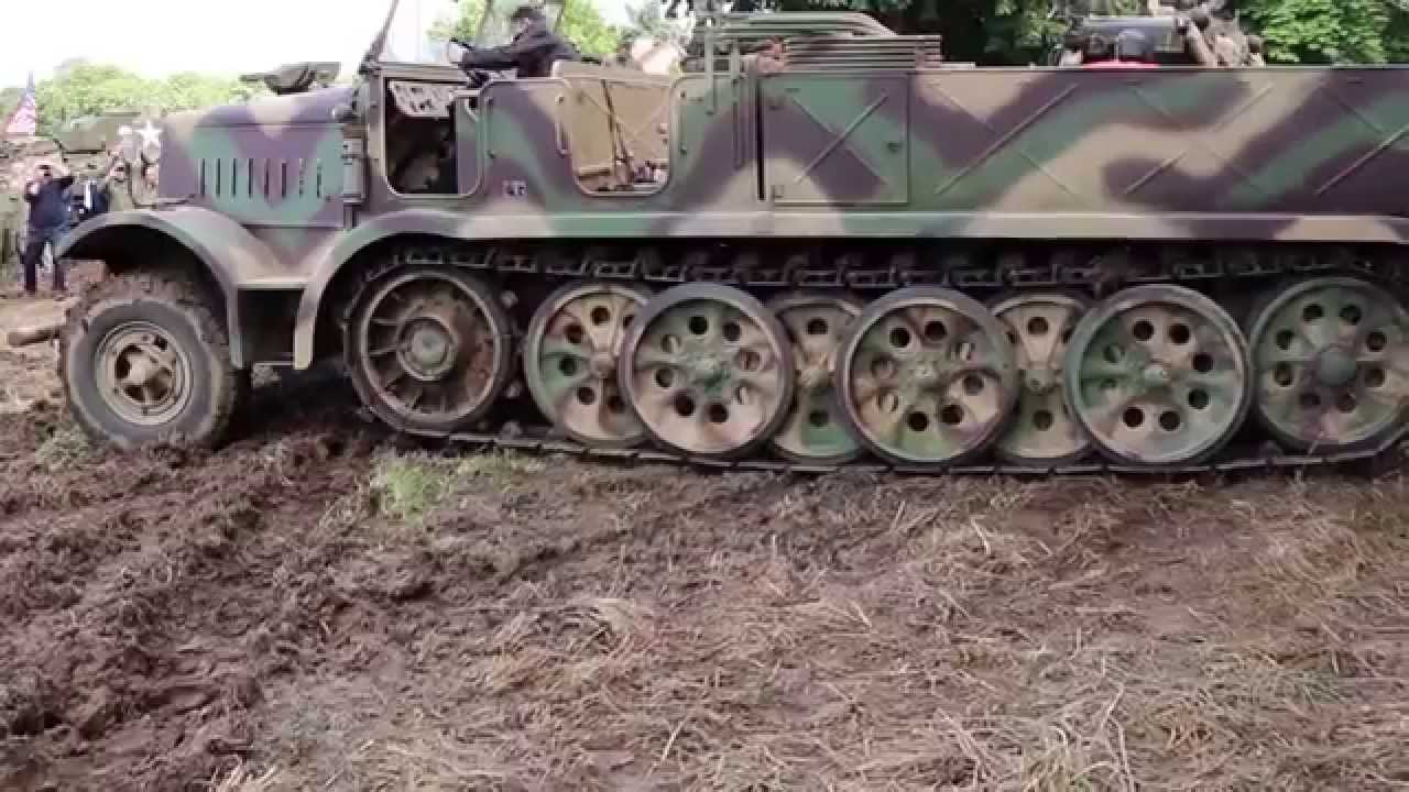 Sd.Kfz. 9 Famo heads out for a spin @ Overlord Museum
