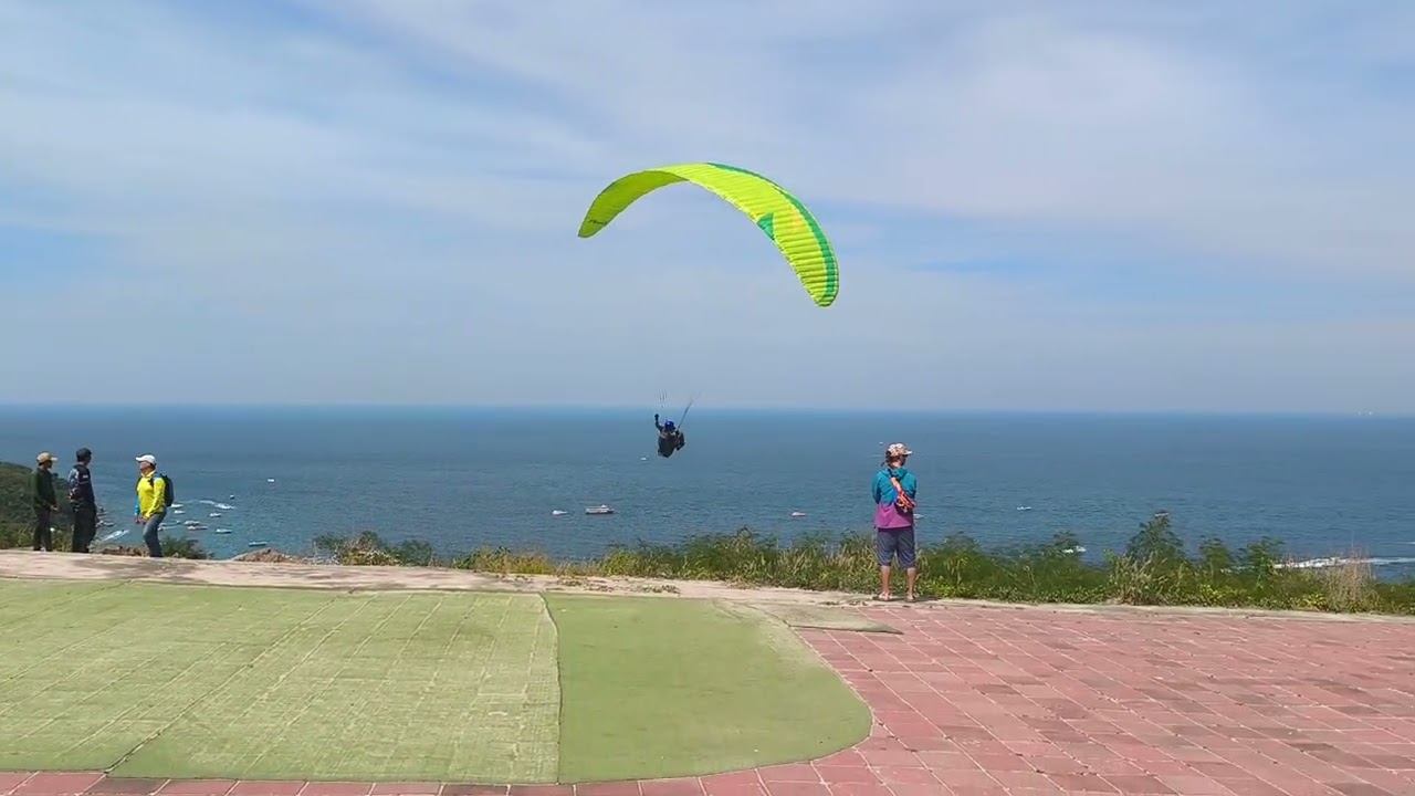 #Paragliding #KohLan