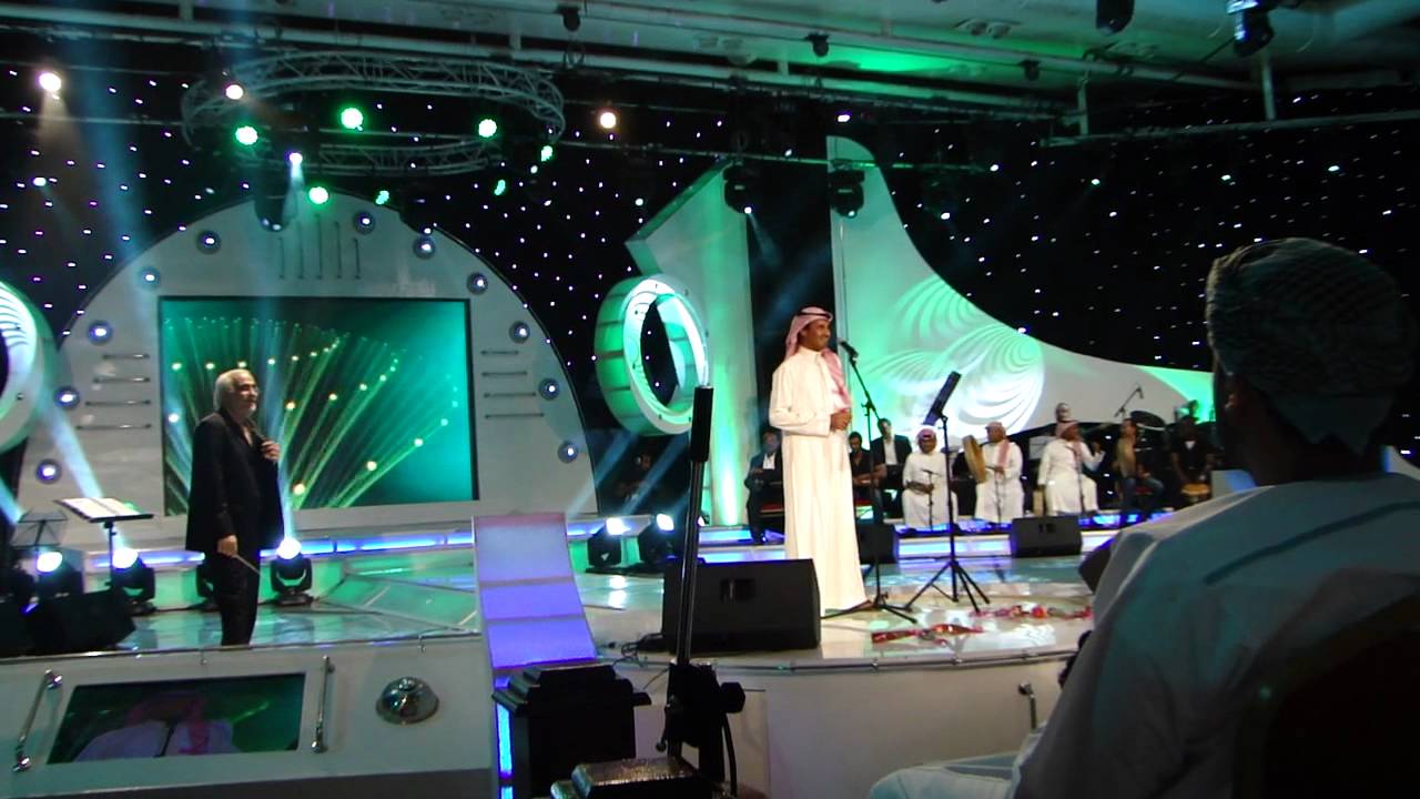 دخول الفنان خالد عبدالرحمن  المسرح حفلات صلاله 2011