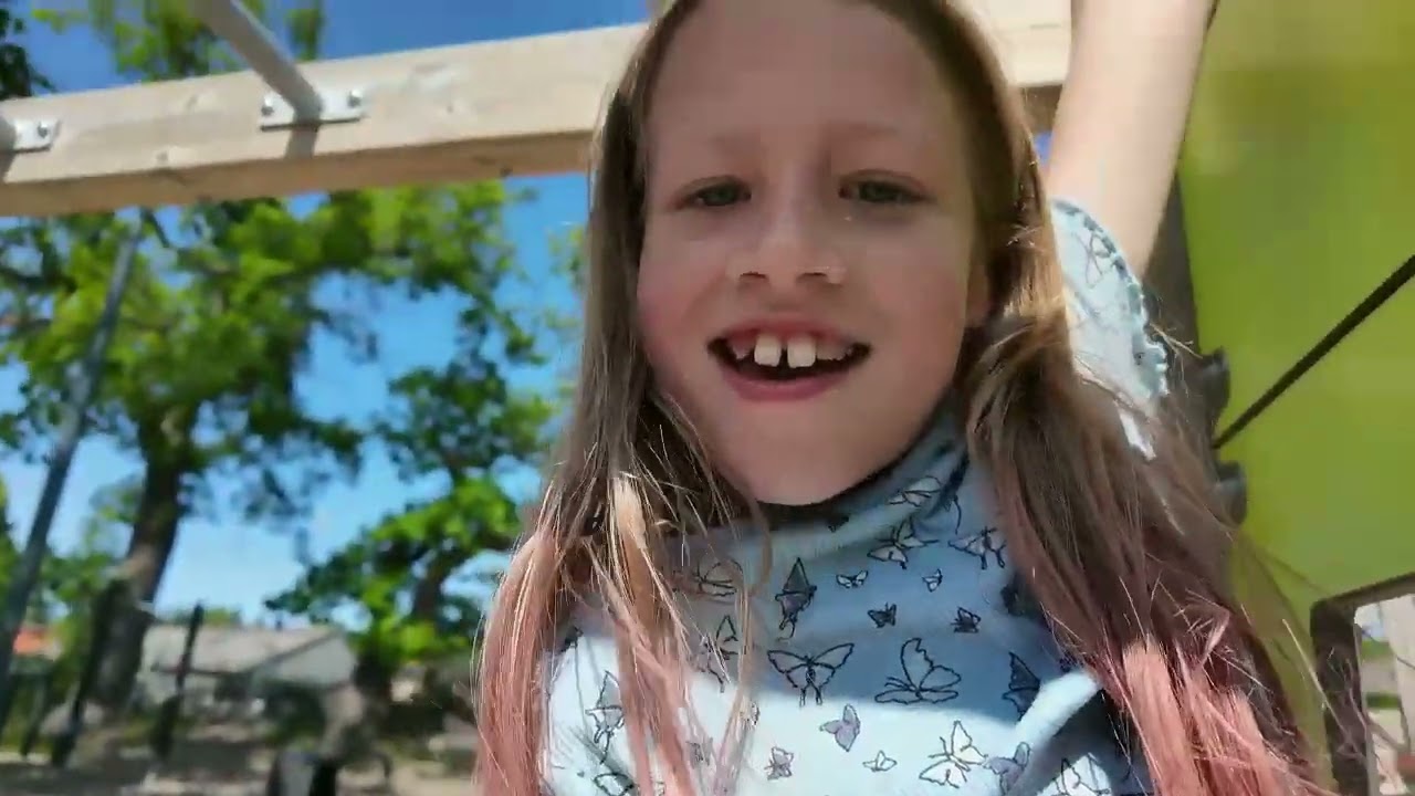 Familjen Johansson - Vlogg - Skolavslutning samt häng i Pepp parken.
