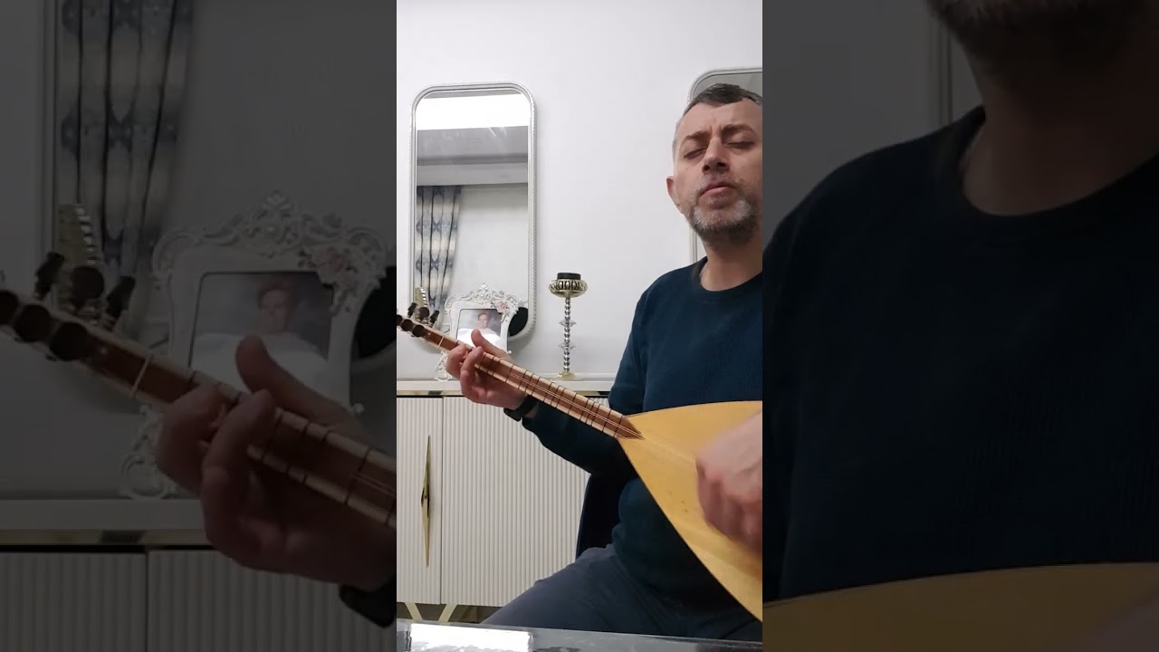 Bir yanardağ fışkırmasi 