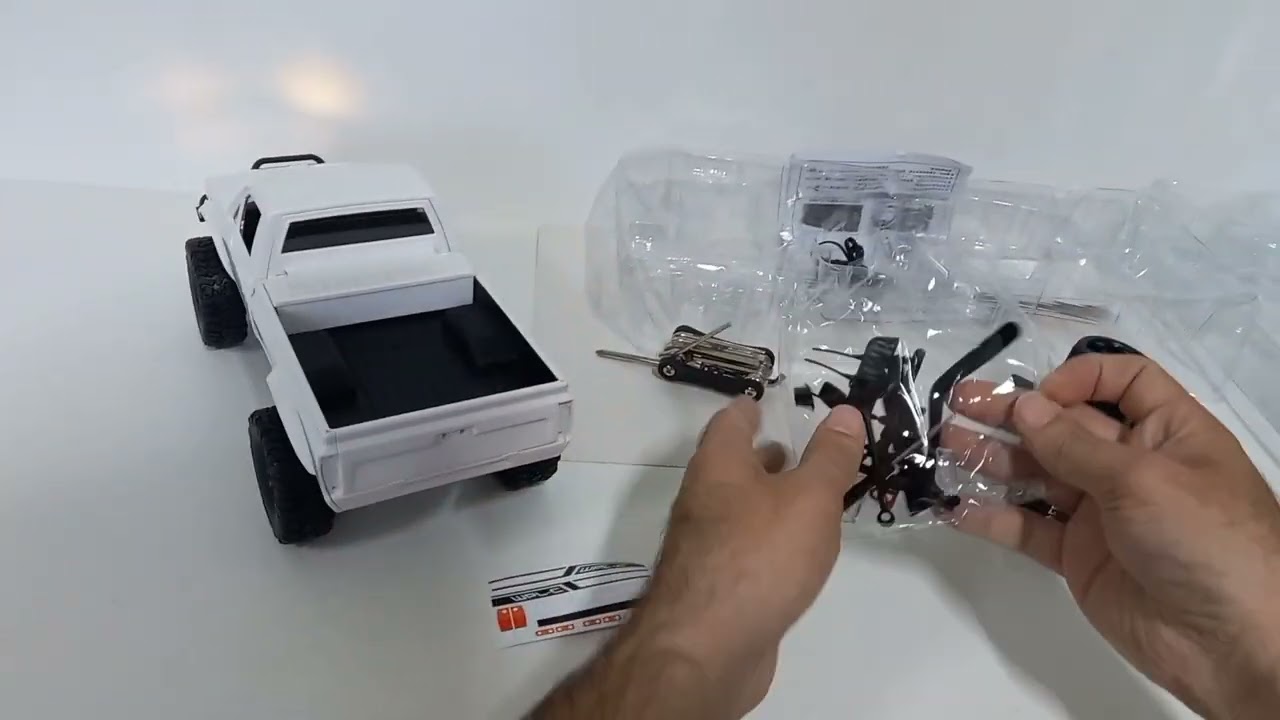 Unboxing wpl c24-1 hilux 4x4 rc