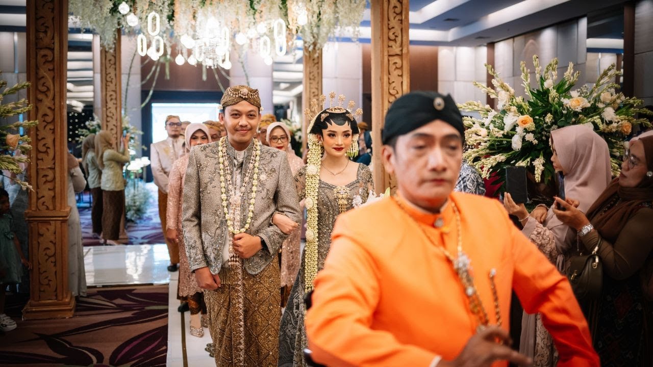 Cinematic Clip from The Wedding of Yasfira & Panji at Hotel Santika Premiere Kota Harapan Indah