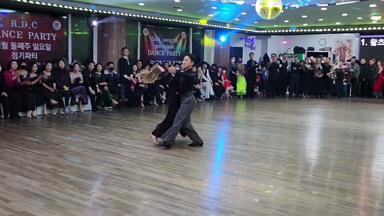 진성민&샤샤  대전 화이트 크리스마스  보람파티 왈츠 시연