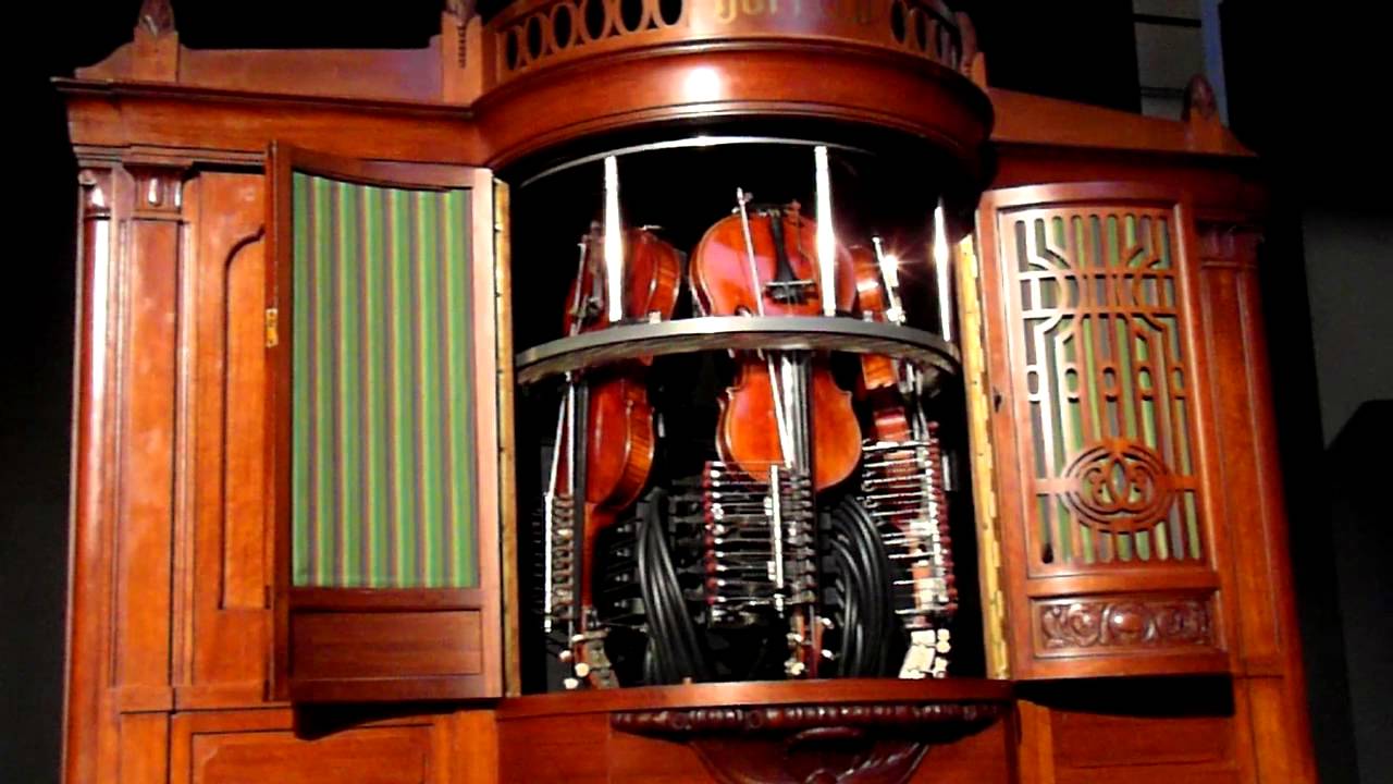 Mechanical organ with violins