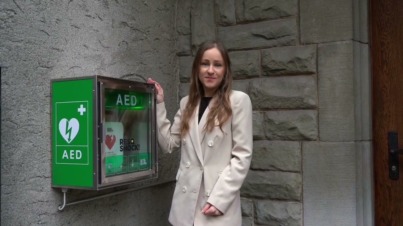 Defibrillator