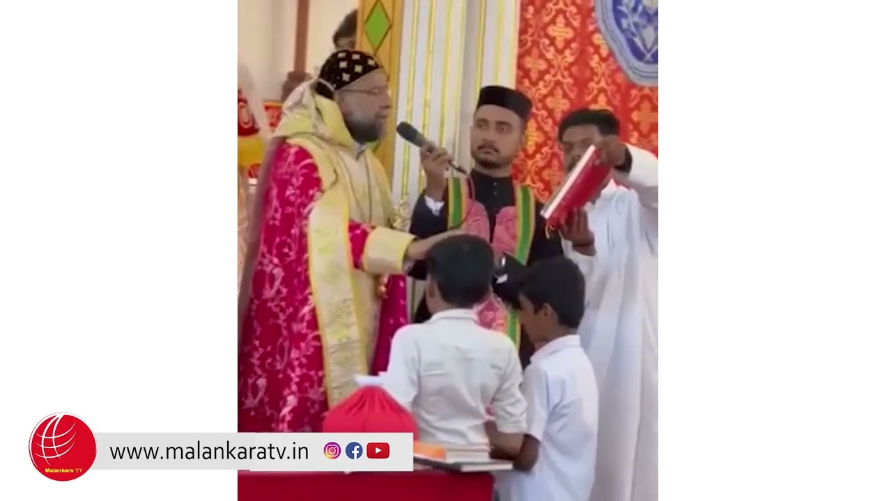 തെയോഫിലോസ് കുര്യാക്കോസ് മെത്രാപ്പോലീത്താ ശുശ്രൂഷക്കാരായി മദ്ബഹായിൽ പ്രവേശിപ്പിക്കുന്നു