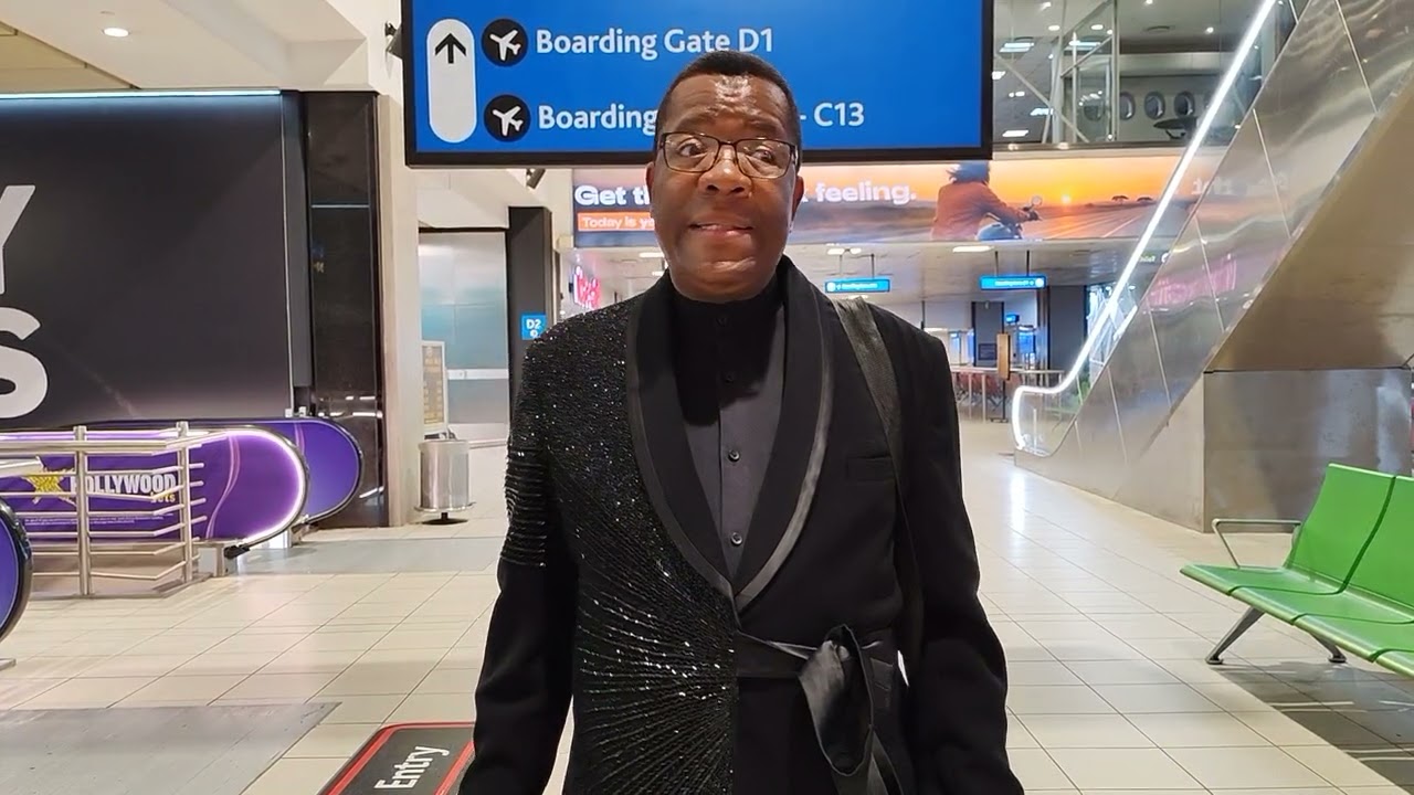 Doctor X useGoli OR Tambo Airport amabombo abheke Cape Town olwandle, Viva nge data ungaphuthelwa 