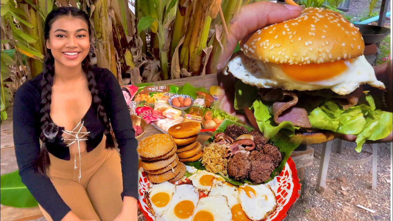 COOKING JUICY BEEF BACON CHEESE BURGER FROM THE VILLAGE - COUNTRYSIDE THAILAND
