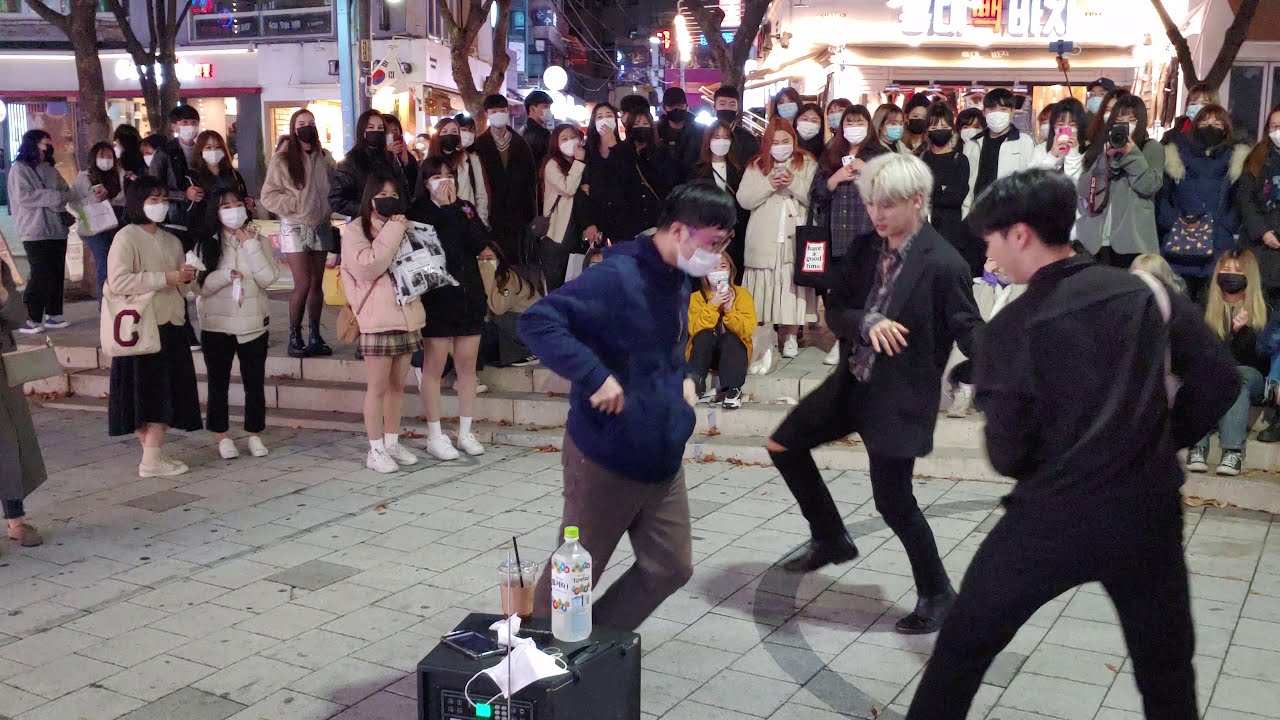 DOB, DOUBLEBONG & CHANWOOK. UNIQUE EXHILARATING IMPROMPTU BUSKING WITH SPECTATOR. 20201119.
