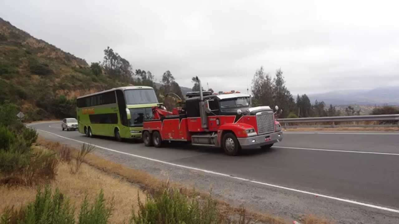 CAMIONES SALIENDO EN LOS VILOS Y TIRANDO EN CUESTA DEL MELON
