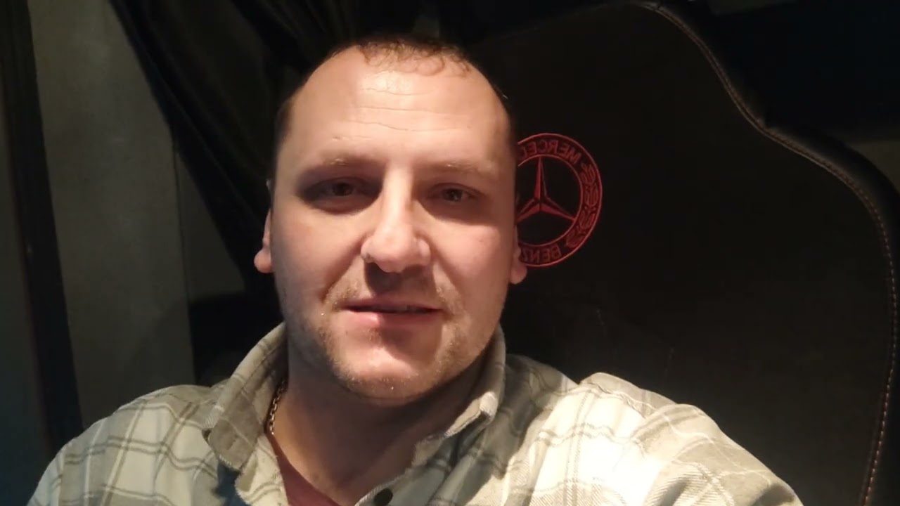 Подрабатываю грузчиком в Гиперглобусе😂