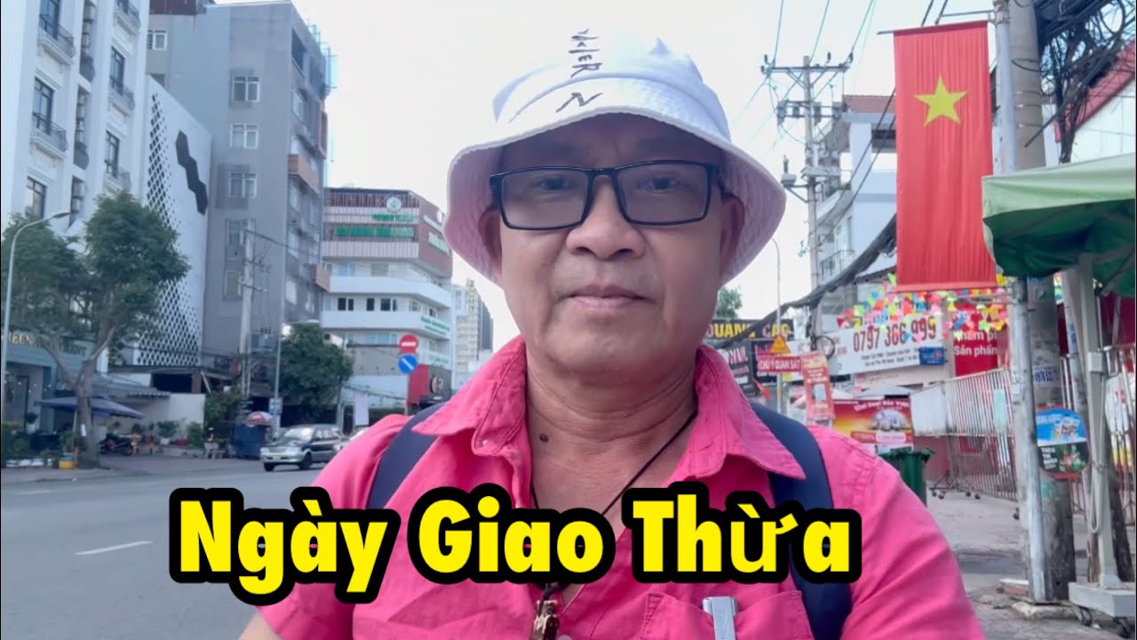 Đường phố quán xá ra sao ngày giao thừa ở TP HCM?