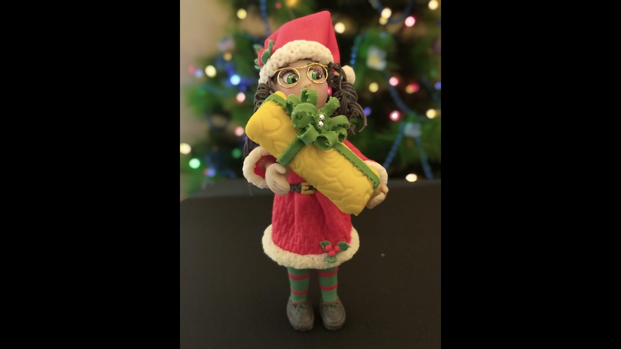 Mamma Natale in piedi.( porcellana fredda) Parte finale