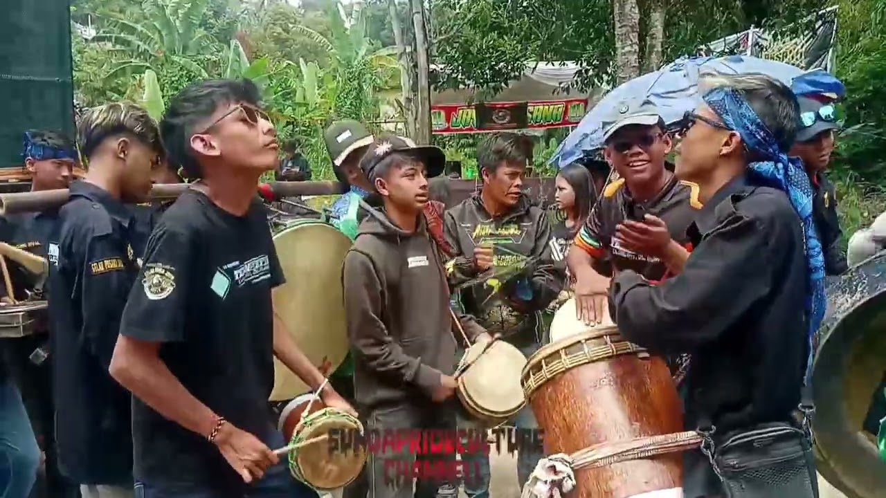 Arak arakan petir grup aniv jaya laksana