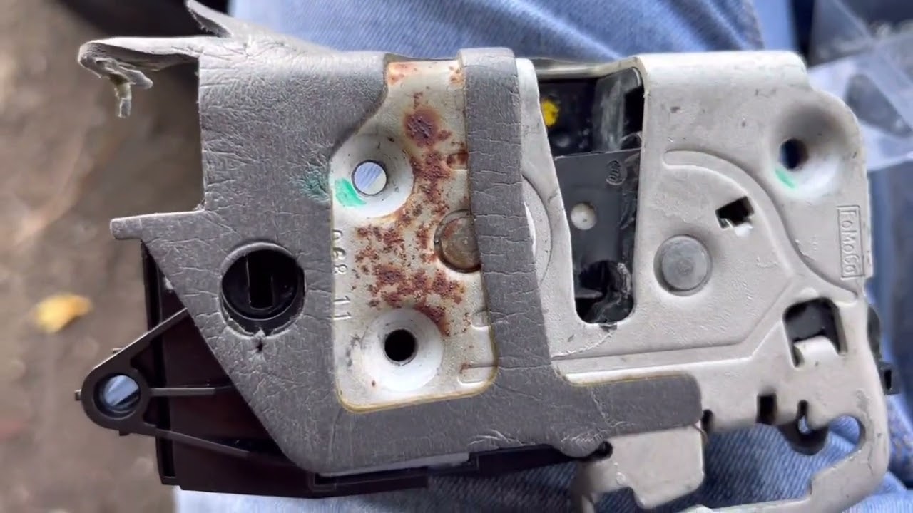 2012 -2018 Ford Fiesta Focus Door lock Repair / Cómo reparar a cerradura de puesta