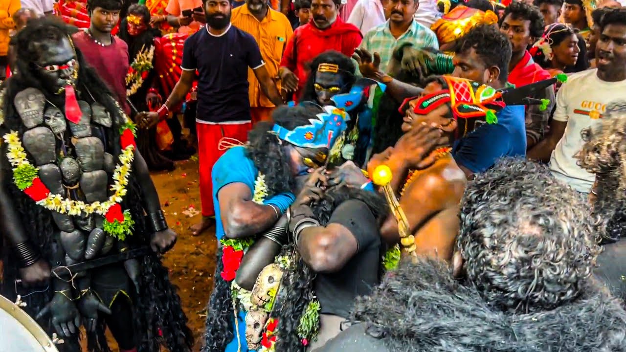 தமிழ்நாட்டில் பயங்கரமாக கொண்டாடப்படும் திருவிழா 👹 / Kulasekharapatnam Dasara / Tamil Bros