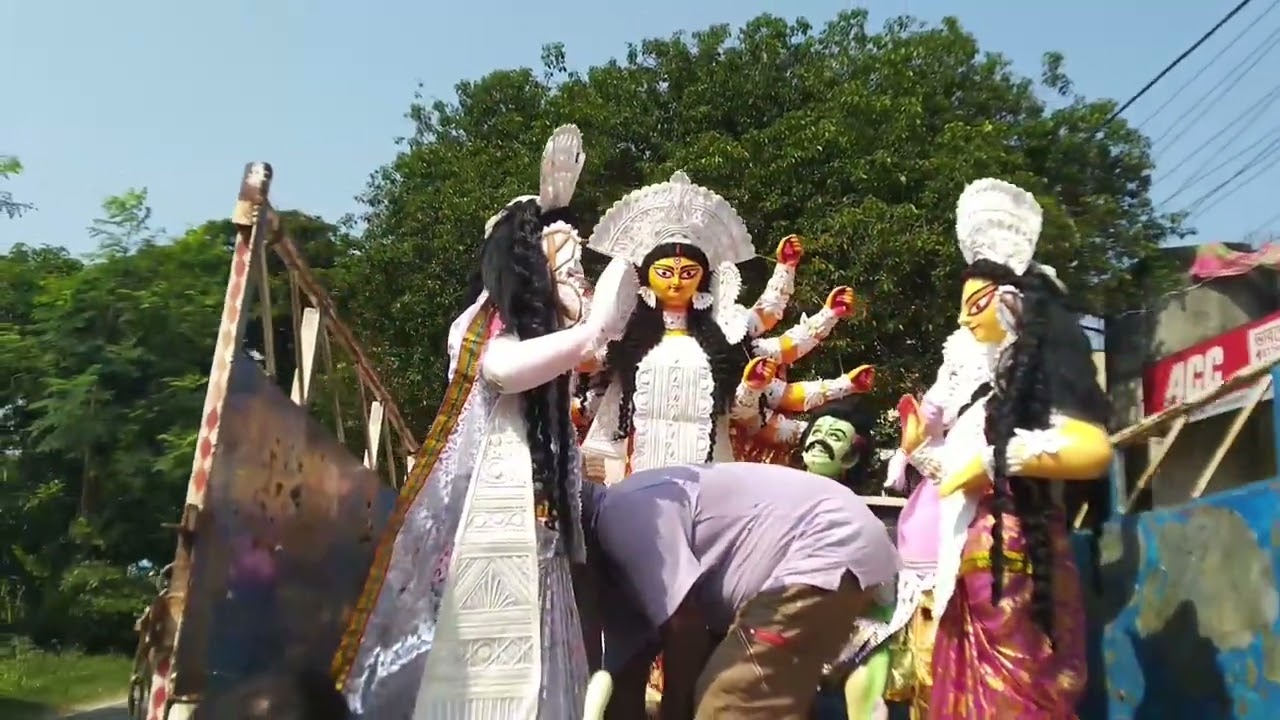 সারা বছরের অপেক্ষায় আজ মা এলেন আমার বাড়িতে