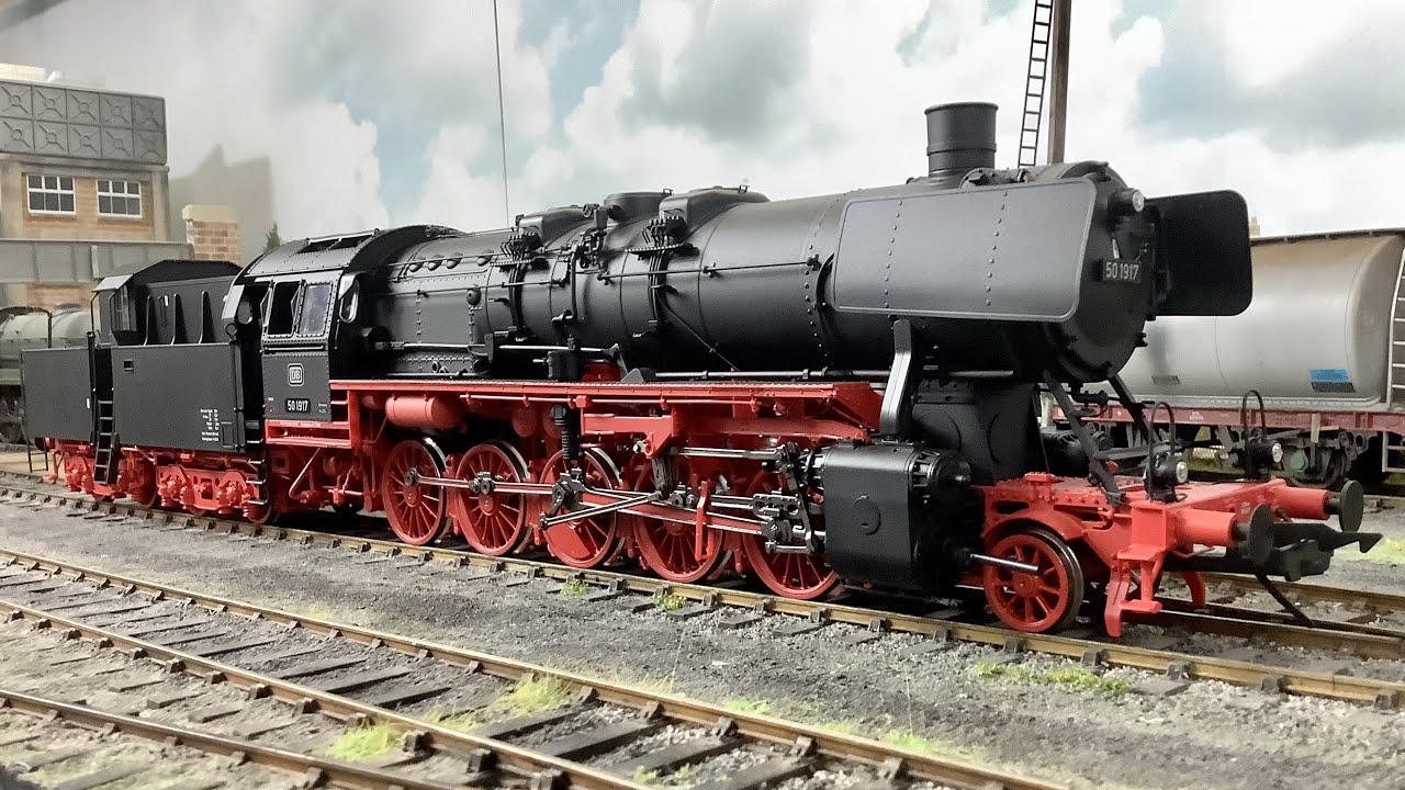 Model Trains 207 - Lenz DB BR 50 Steam Locomotive In O Gauge Spur 0 Smoke and Digital  Sound