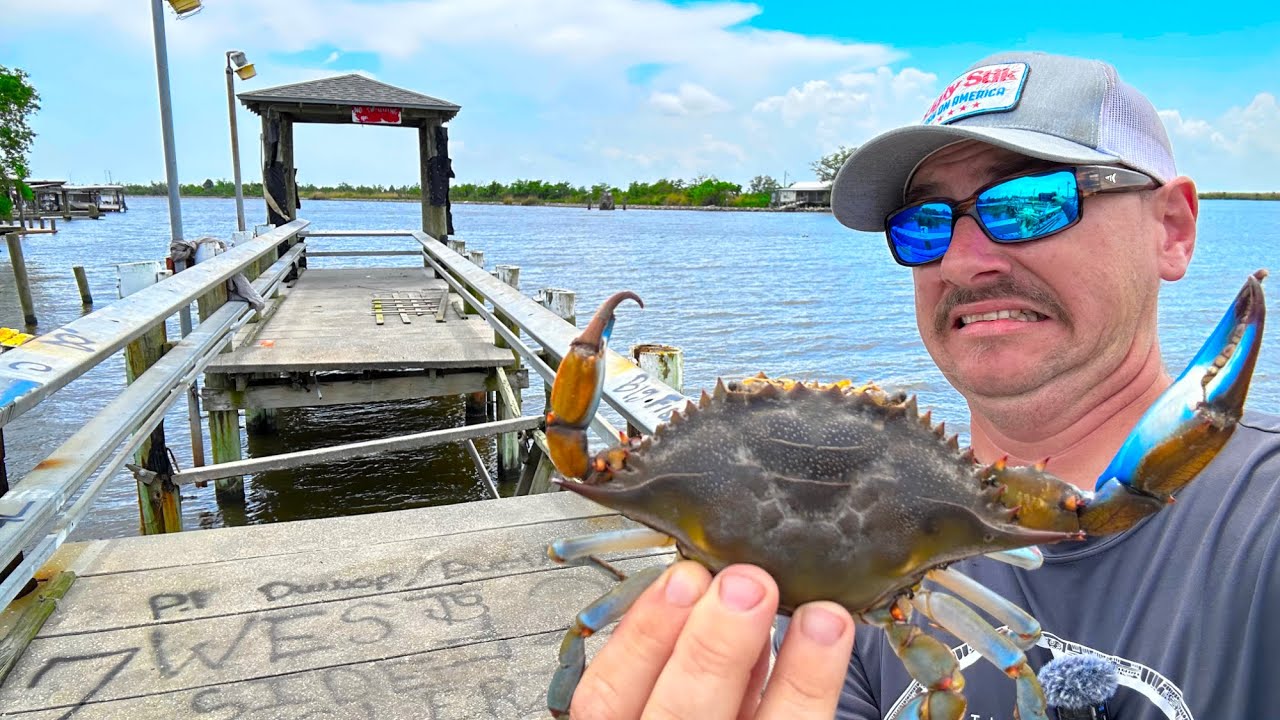 CRABBING on the WORLDS SKETCHIEST Fishing Pier