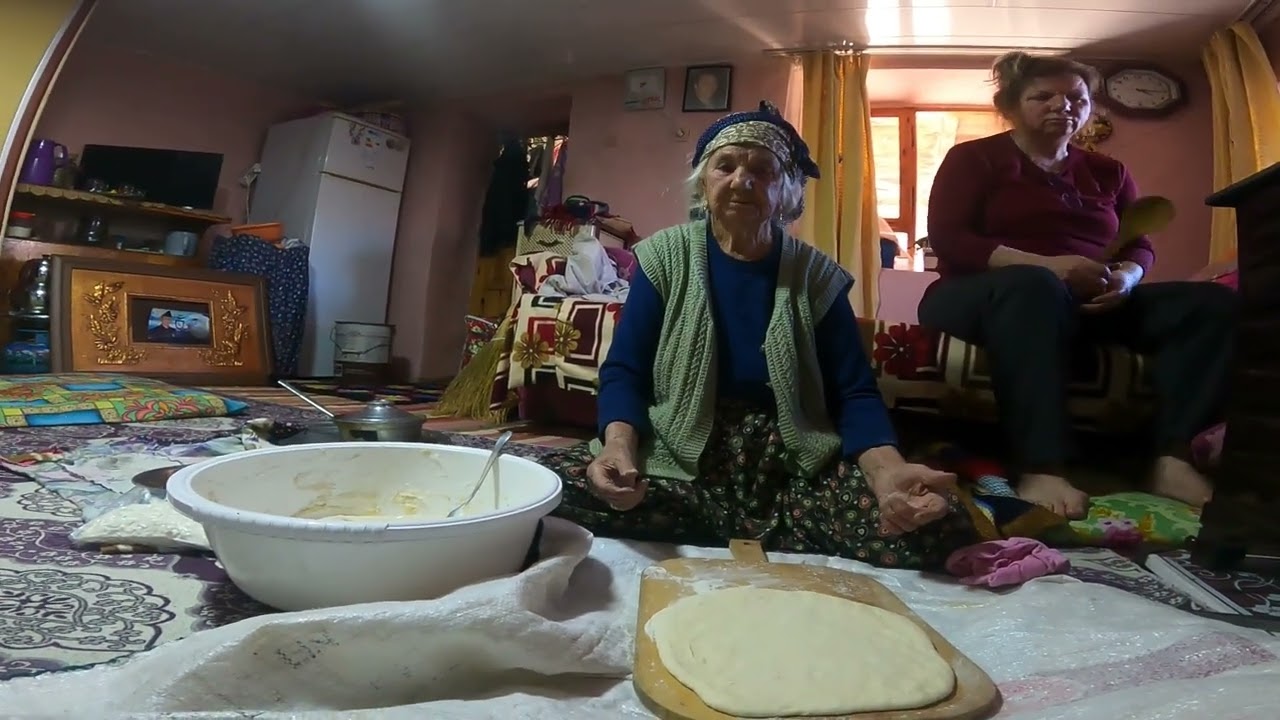ANANEM KÖYDE ERKENDEN KALKIP MAYALI EKMEK YAPTI #village #bread #köy #ekmek