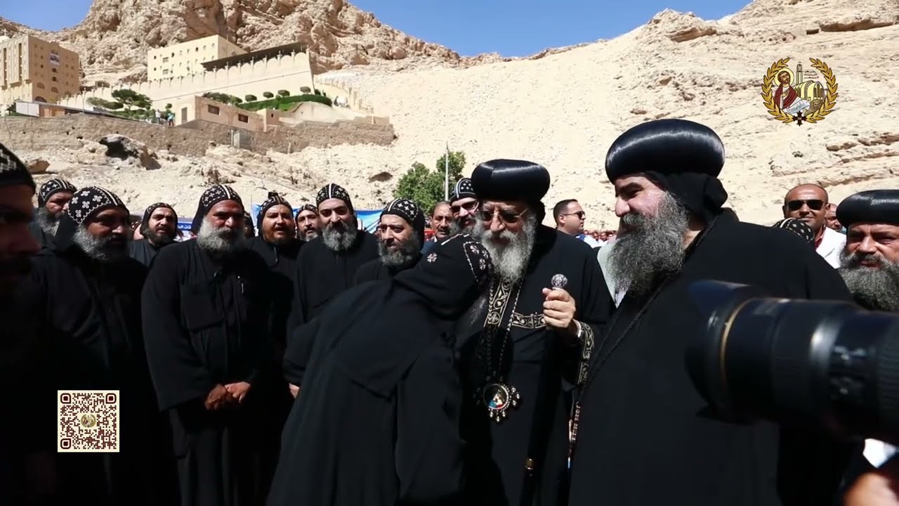 قداسة البابا تواضروس الثاني يزور دير مارمينا المعلق جبل أبنوب ويجري جولة موسعة فيه 06-10-2025