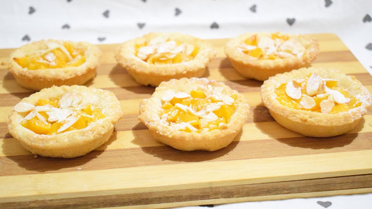 CROSTATINE ALLA PESCA al profumo di mandorle