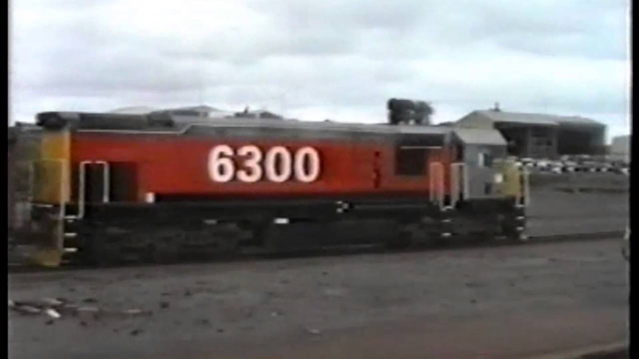 NZ Railways, coal train to Huntly from Westfield 1990