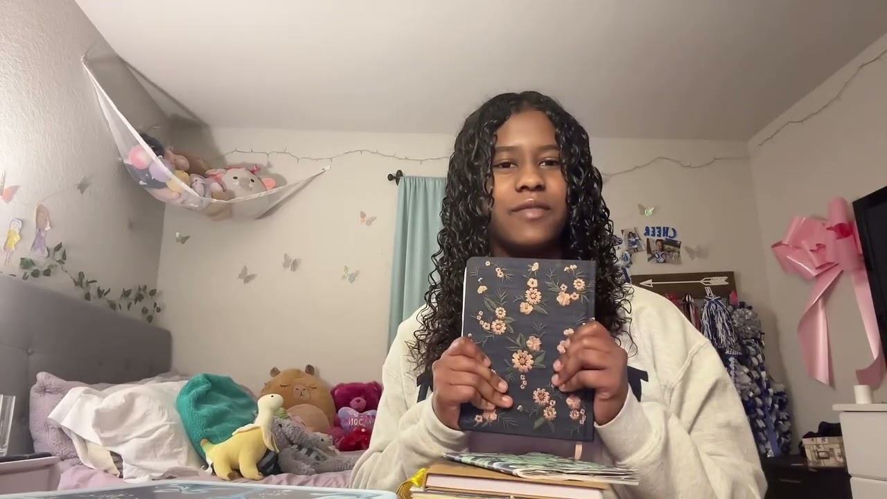 Why YOU should start journaling! 📚📖🫶🏽💕