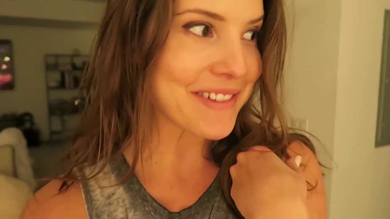 AmandaCernyVlogs! INSIDE THE DRESSING ROOM