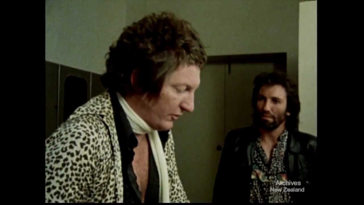 Artists Prepare - Sam Hunt and Gary McCormick (1980)